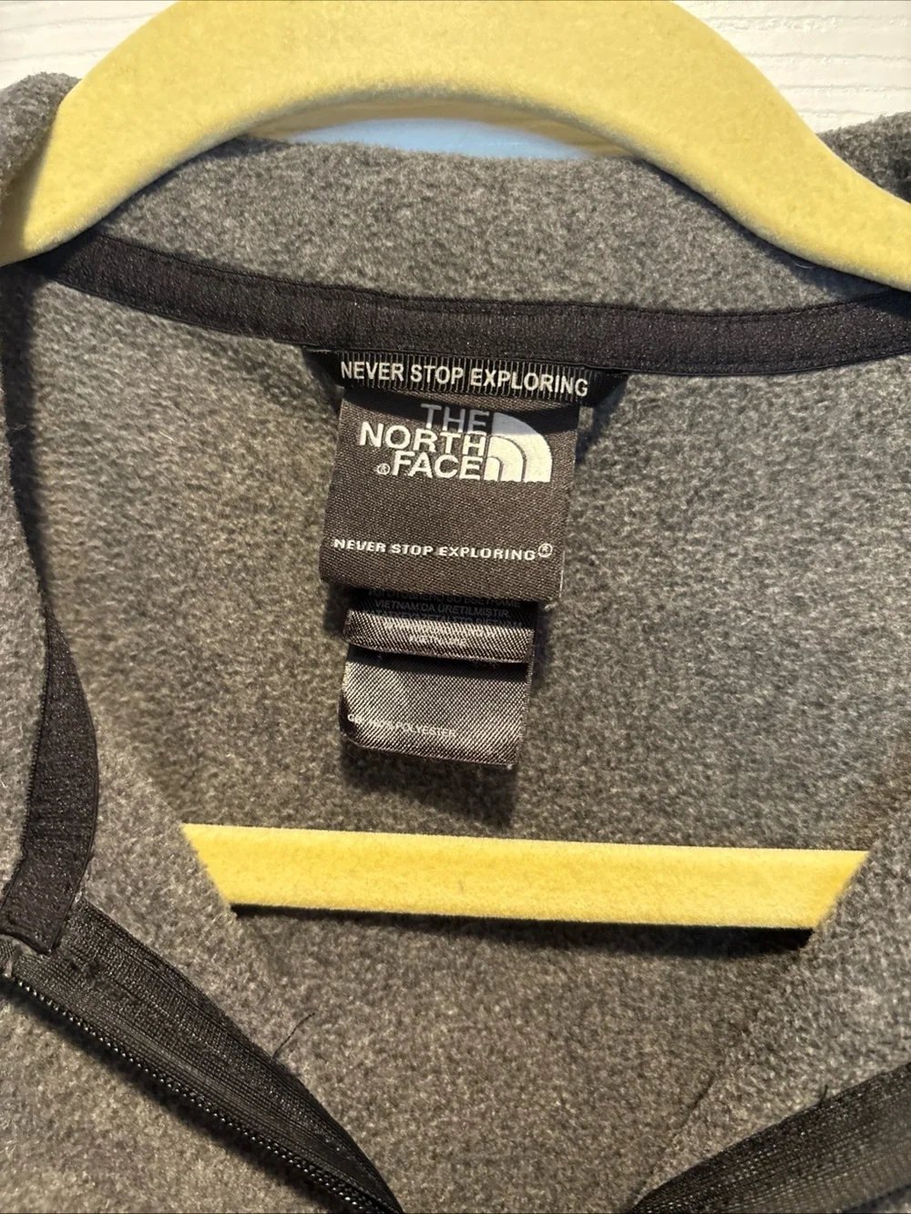 Men’s The North Face Grey Quarter-Zip Fleece Pullover Gray Small